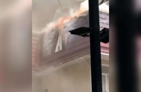 Սոչիում այրվում է շրջանային դատարանի շենքը, հրդեհի մակերեսը հասնում է 600 քմ-ի (տեսանյութ)
